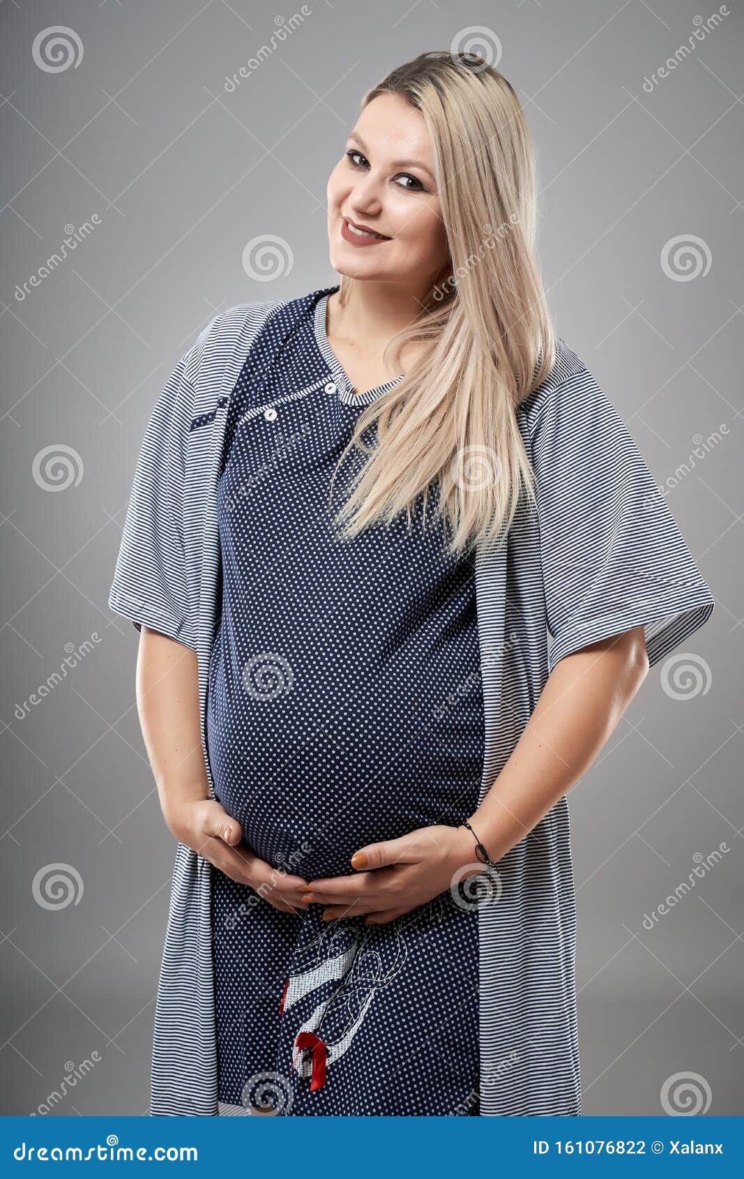 怀孕上班穿什么衣服好?职场孕妇装都能穿出气质范