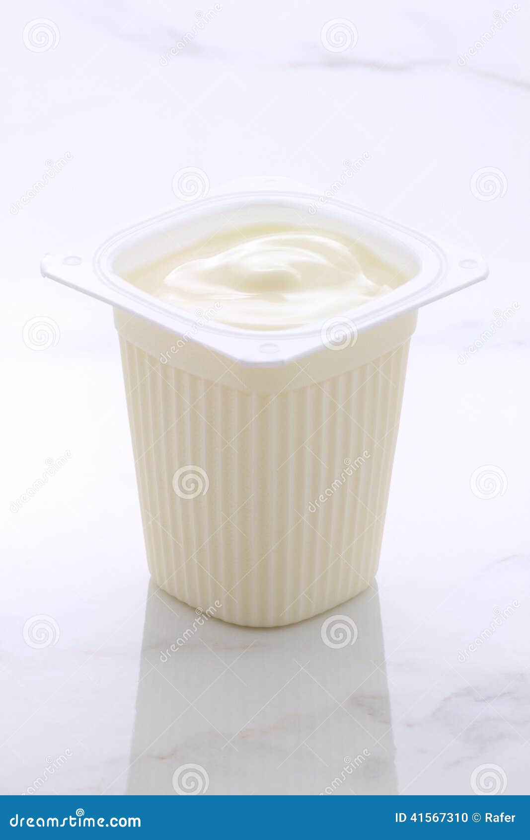 用酸奶就能做出来的高颜值低脂甜品，谁不吃谁后悔！ - 知乎