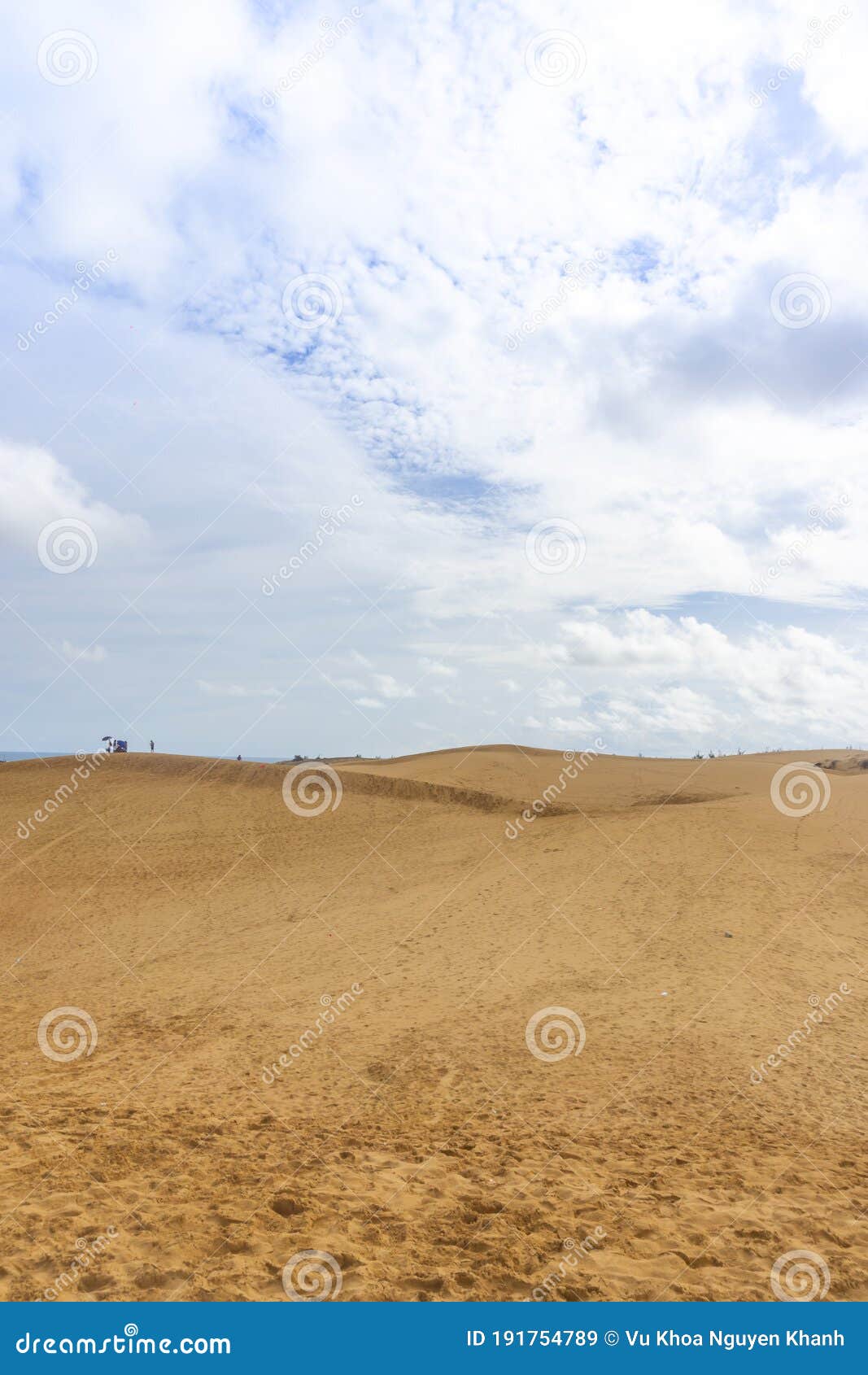 红色沙丘又称金色沙丘,靠近honrom Beach Mui Ne Phanthiet City 库存图片 - 图片 包括有 土壤, 线路
