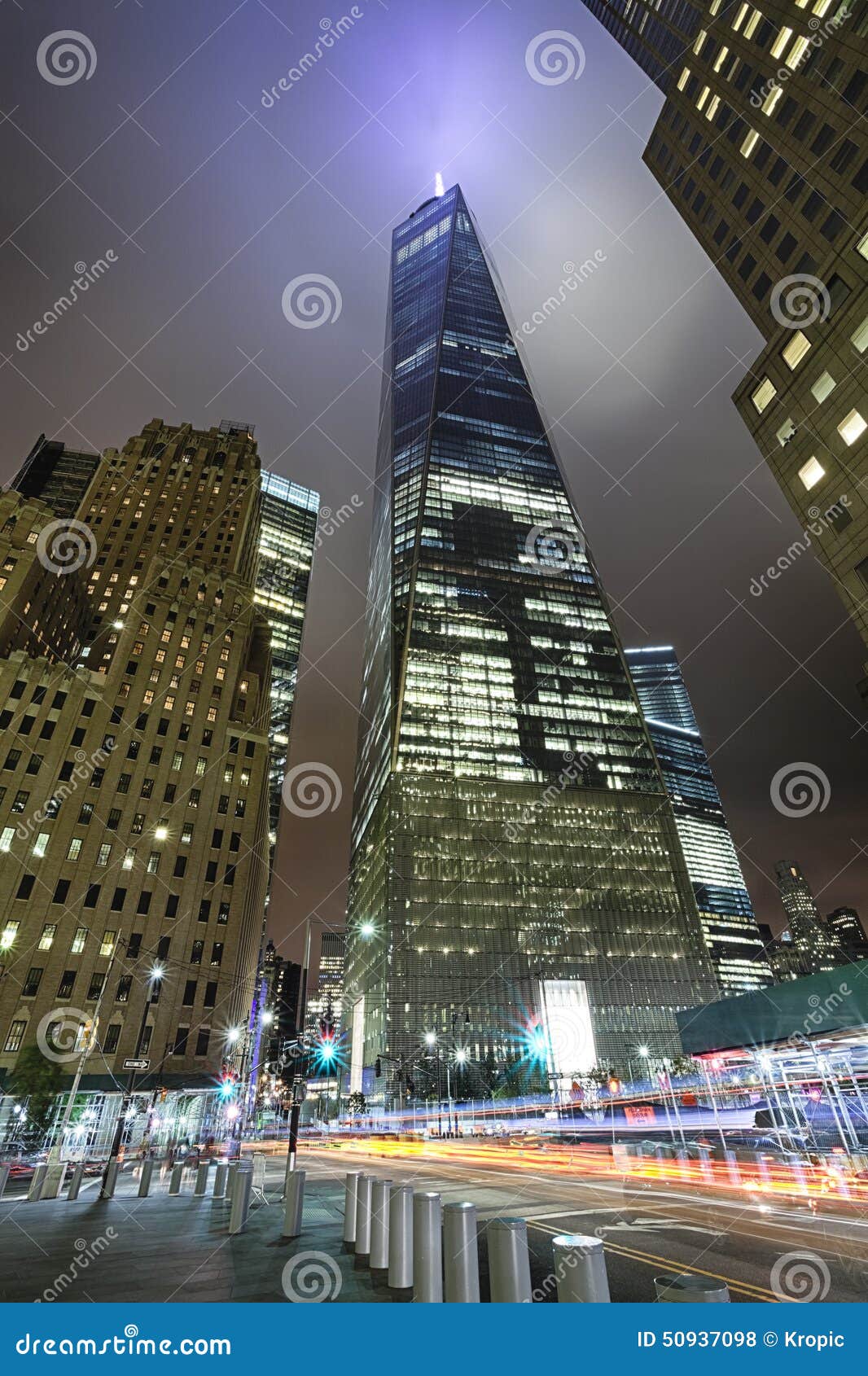纽约自由塔 编辑类图片. 图片 包括有 晴朗, 布琼布拉, 摩天大楼, 都市, 自由, 团结, 曼哈顿, 公司 - 56205435