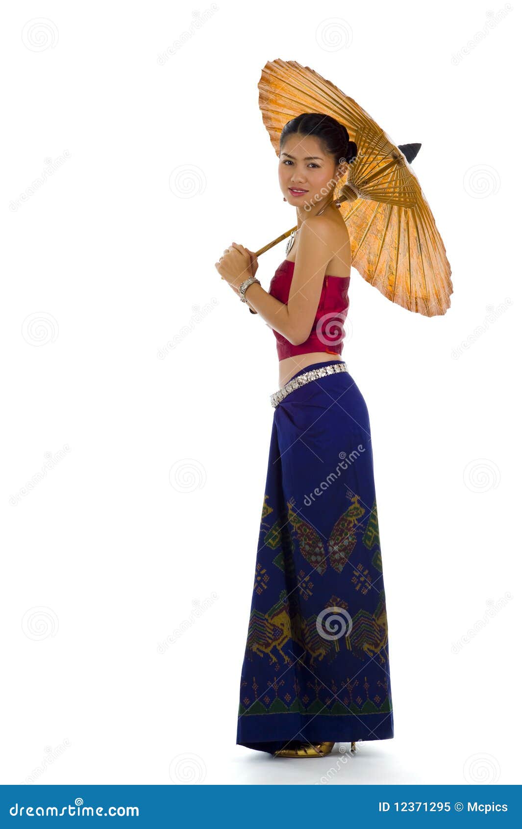 泰国女孩穿传统莲娜服饰穿拉端织布旅行 库存照片. 图片 包括有 纵向, 咖啡, 聚会所, 女孩, 兰娜 - 166748548