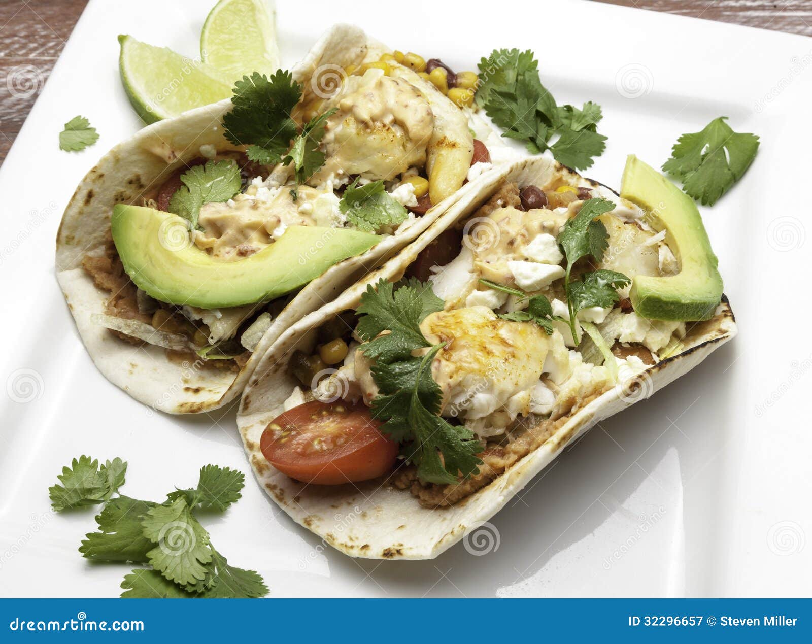 罗非鱼鱼肉玉米卷 库存图片. 图片 包括有 å ¯æ€•åœ°, è¾£å‘³, è•ƒèœ„, ç‚¸çž‰ç±³é¥¼ - 32296657