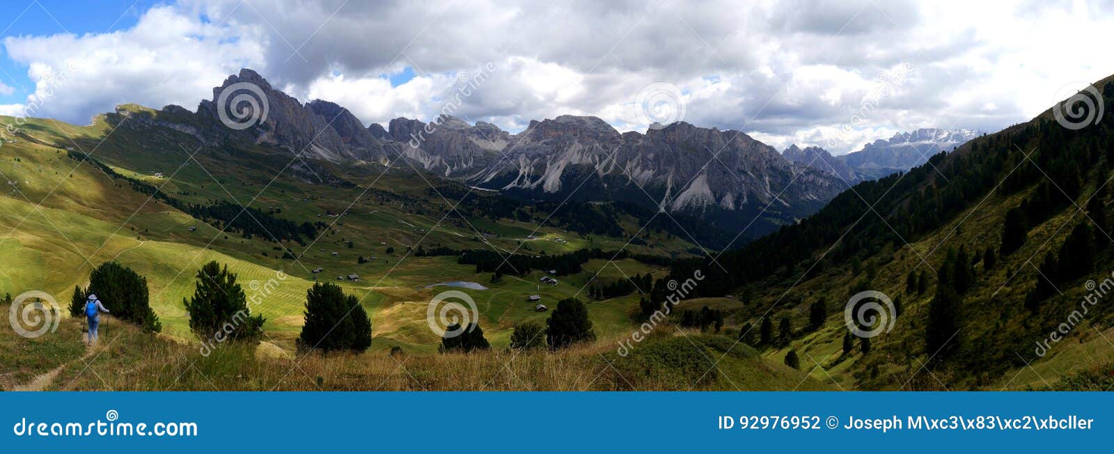 美丽的田园诗阿尔卑斯和山在白云岩. 在南蒂罗尔/白云岩的Gardena谷/rosengarden/sella/sassolungo