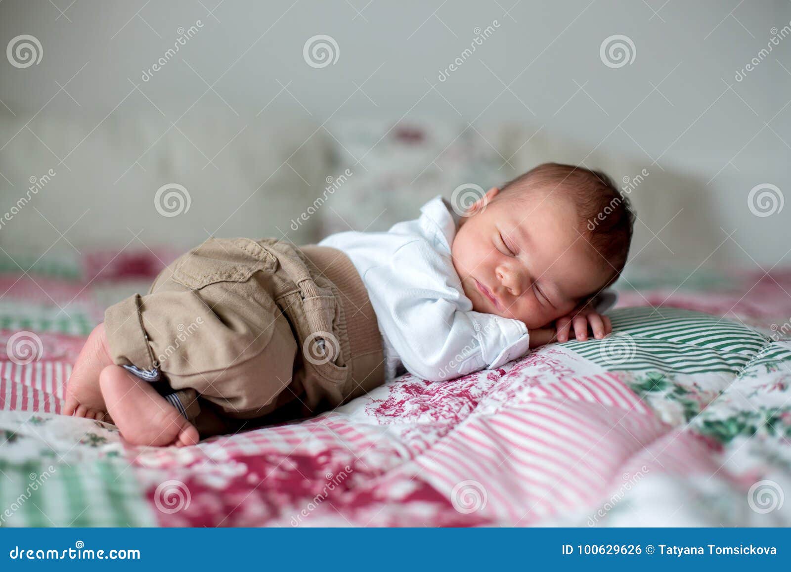笑的婴儿素材-笑的婴儿图片-笑的婴儿素材图片下载-觅知网