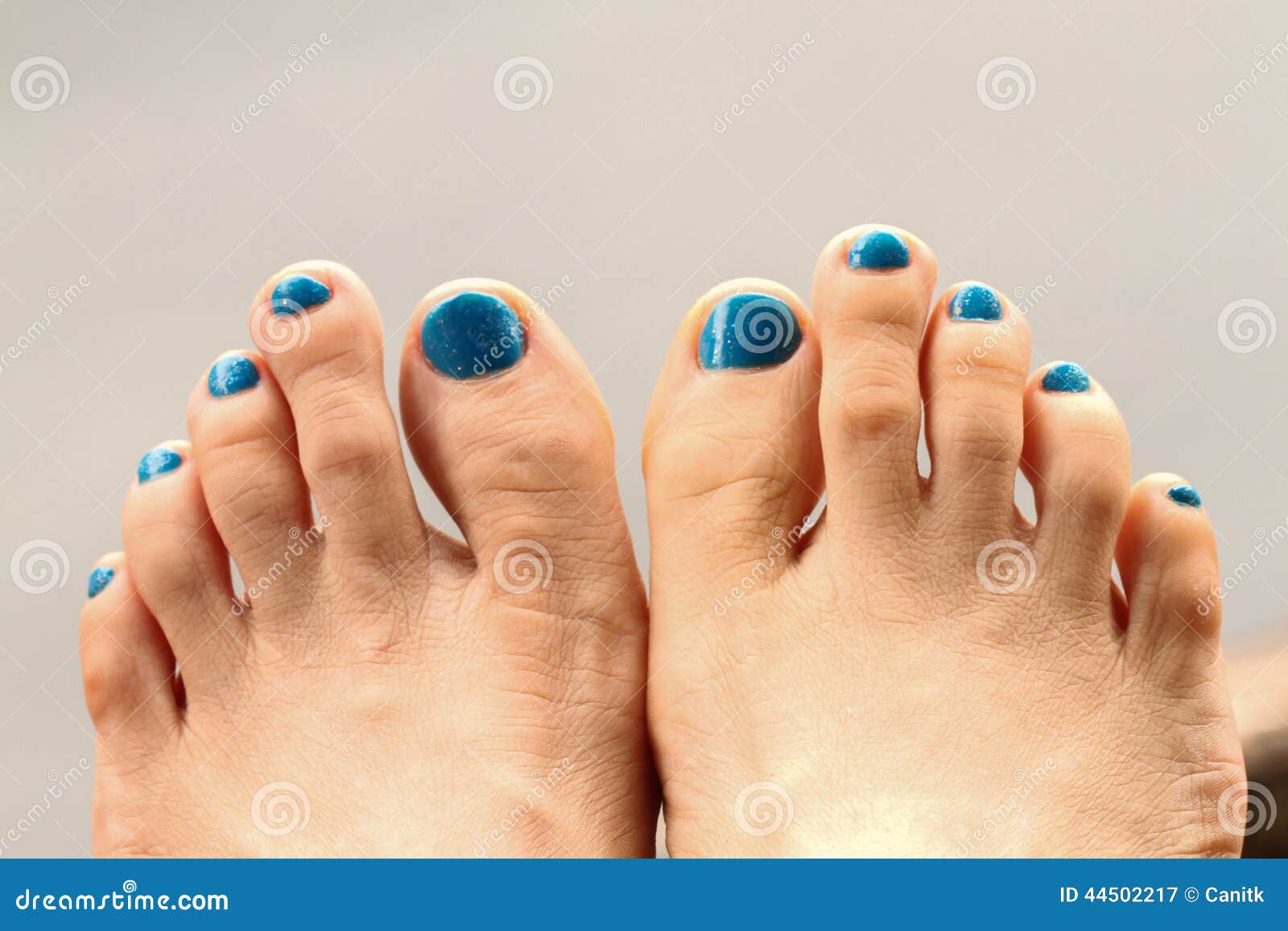 手指甲和脚趾甲哪个长得更快？ - 生活常识 - 蓝灵育儿网