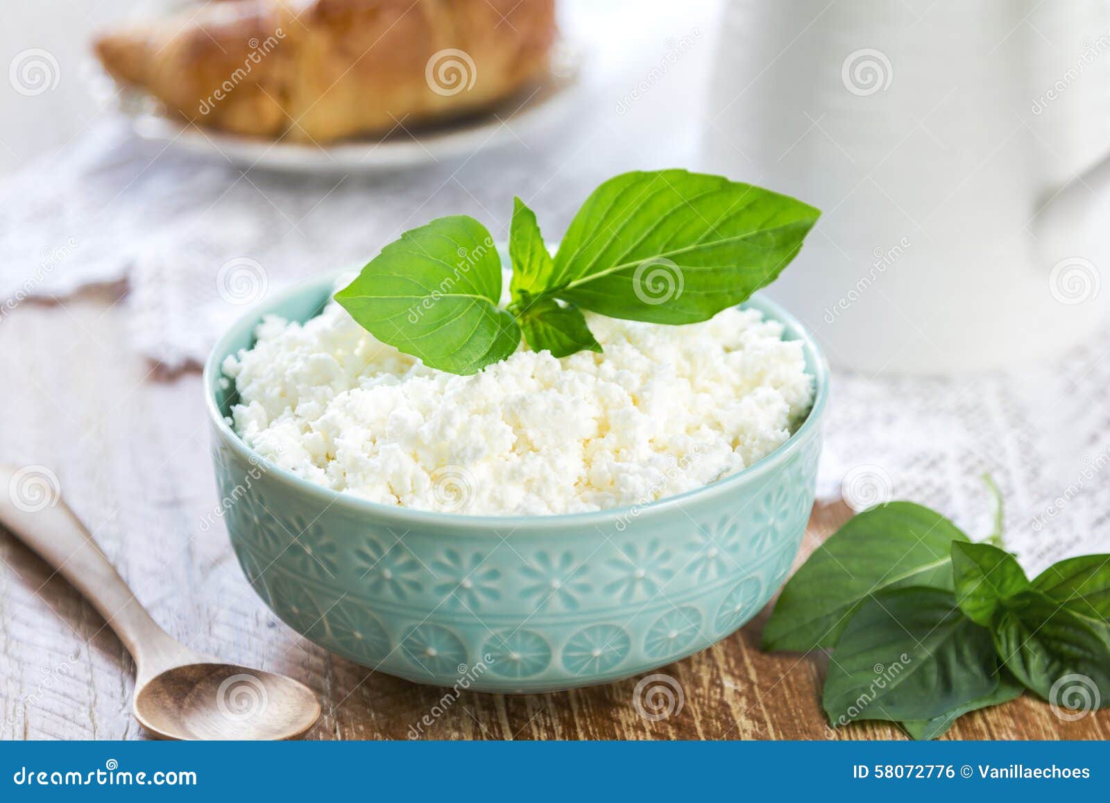 白色背景包装纸上的意大利乳清牛奶小屋奶酪的特写 库存照片. 图片 包括有 干酪, 虚拟, 村庄, 程序包 - 201485036