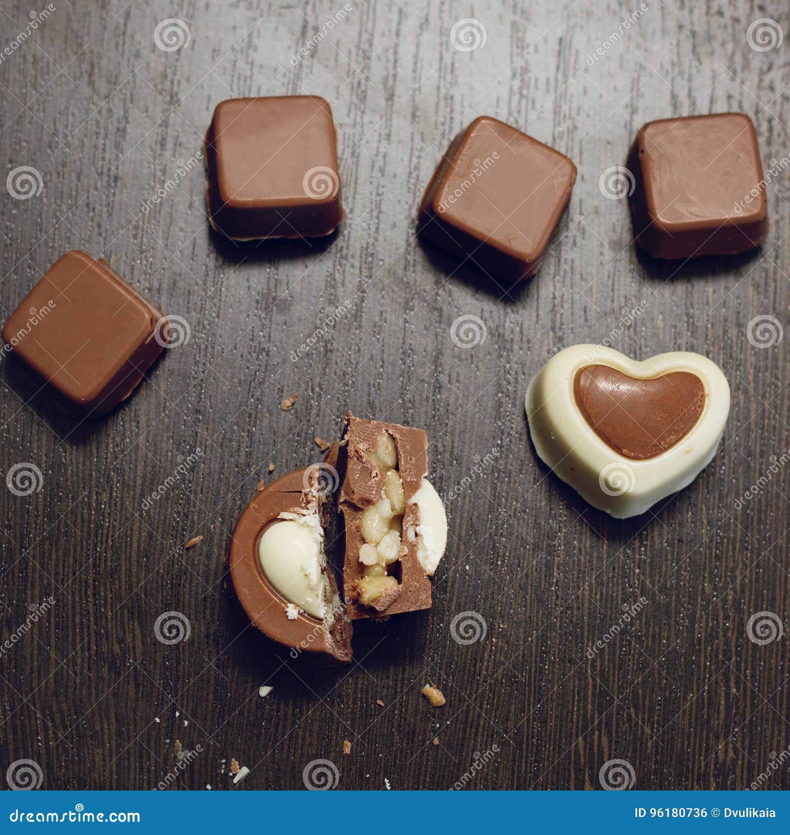 巧克力 库存图片. 图片 包括有 棚车, 嗜好, 缓和, 甜甜, 甜点, 块菌, 形状, 正方形, 许多 - 29216259