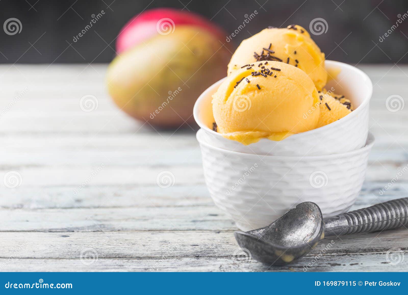 自制芒果冰淇淋,自制芒果冰淇淋的家常做法 - 美食杰自制芒果冰淇淋做法大全