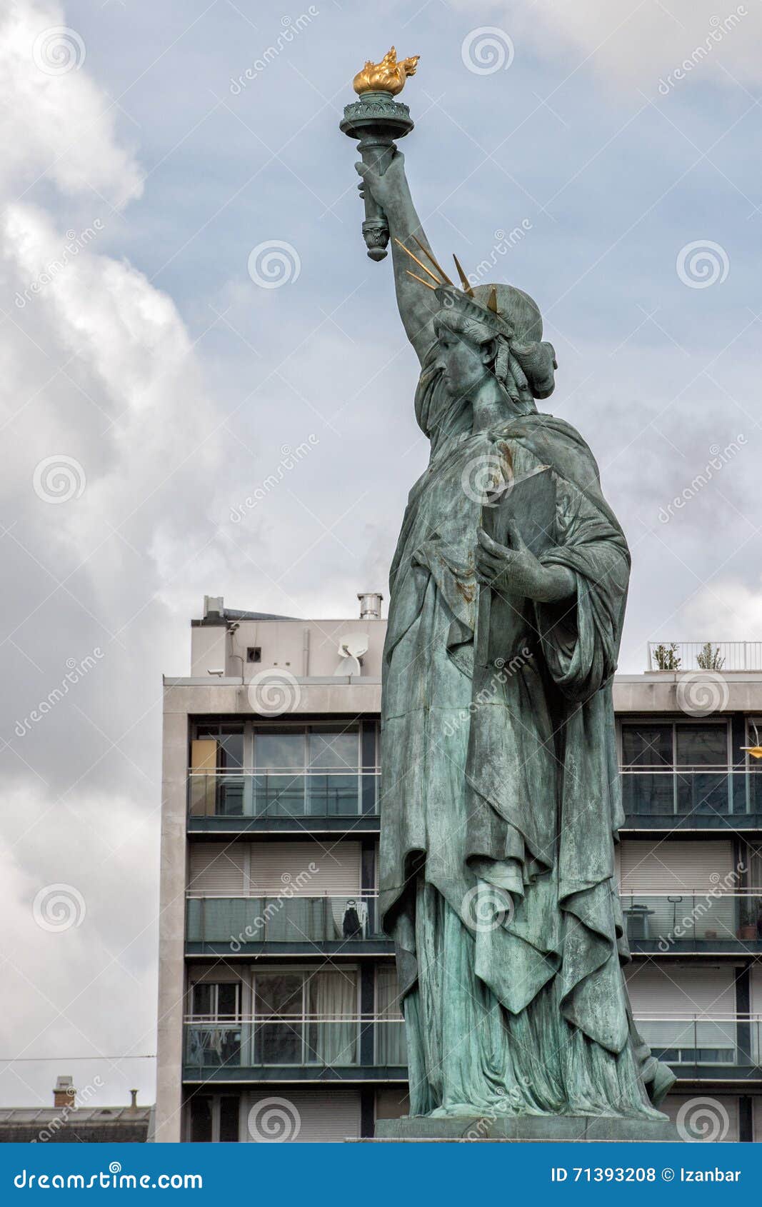 法国巴黎埃菲尔铁塔自由女神铜像摄影图图片素材-编号14926078-图行天下