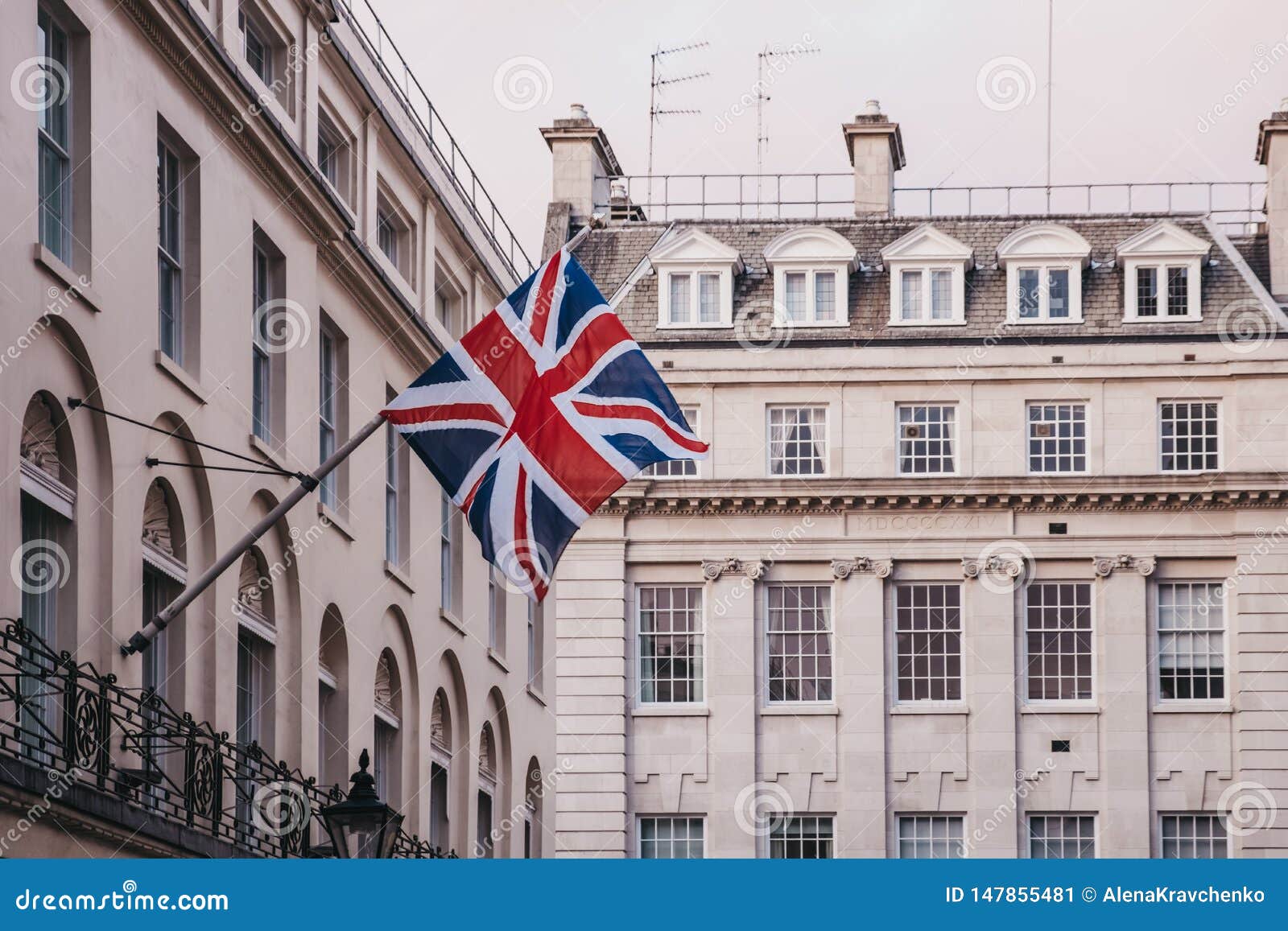 英国国旗和伦敦的大本钟联合在一起插画图片素材_ID:368771409-Veer图库