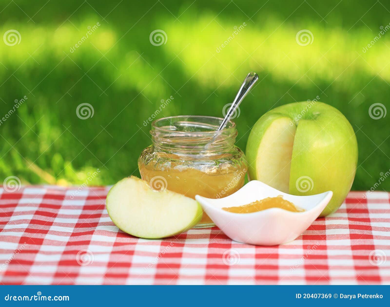 自制苹果果酱的做法_自制苹果果酱怎么做_自制苹果果酱的家常做法_一包烟【心食谱】