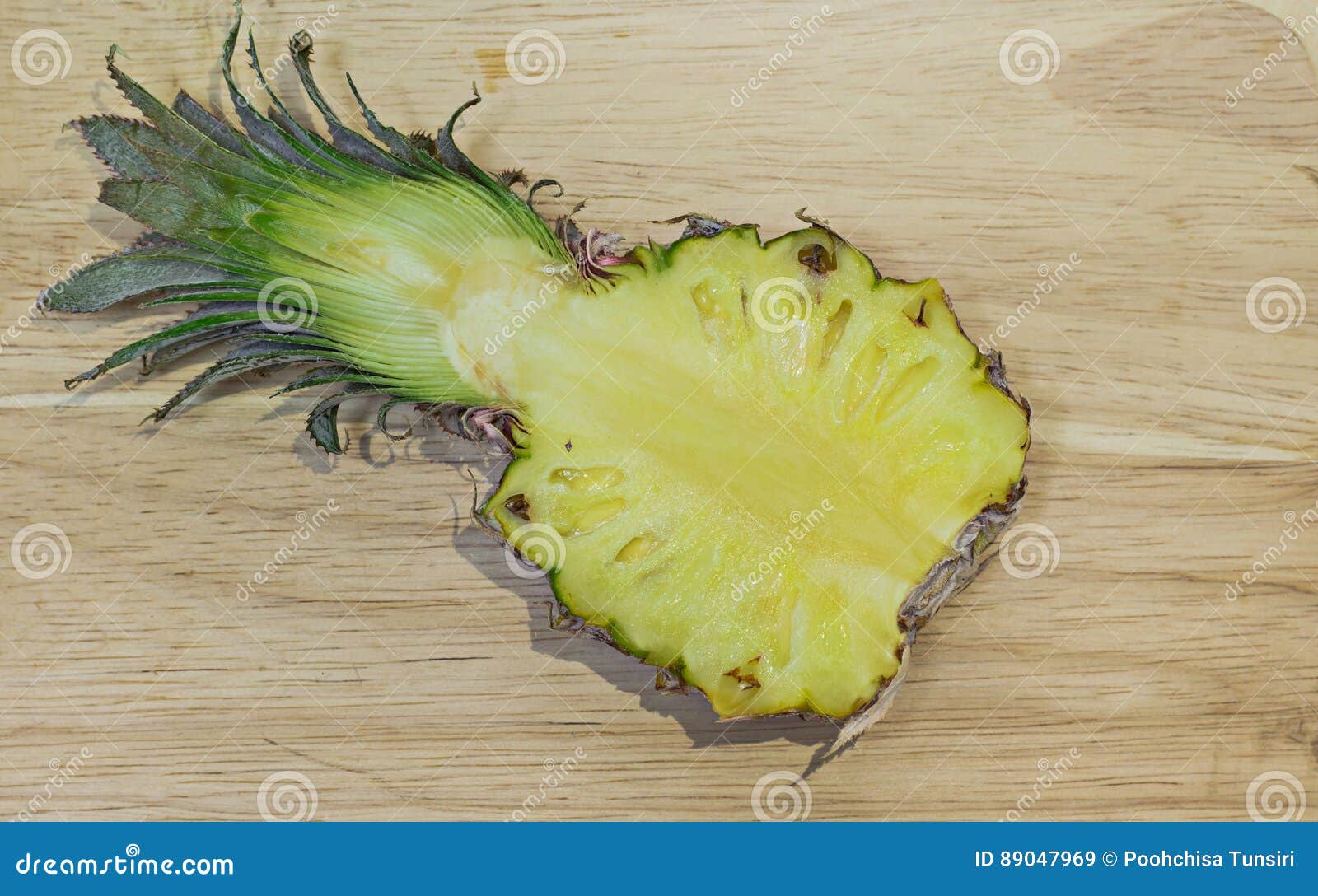 才知道，切菠萝不削皮不挖眼的方法，太省事了，早点知道就好了_哔哩哔哩_bilibili