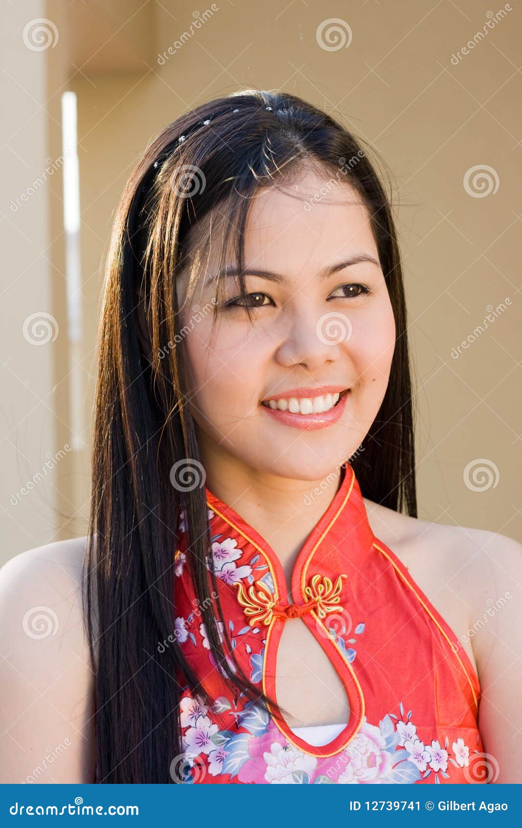 汉语打扮传统种族的女孩 编辑类库存图片. 图片 包括有 头饰, 汉语, 少年, 聚会所, 齿轮, 传统, 部落 - 10548699