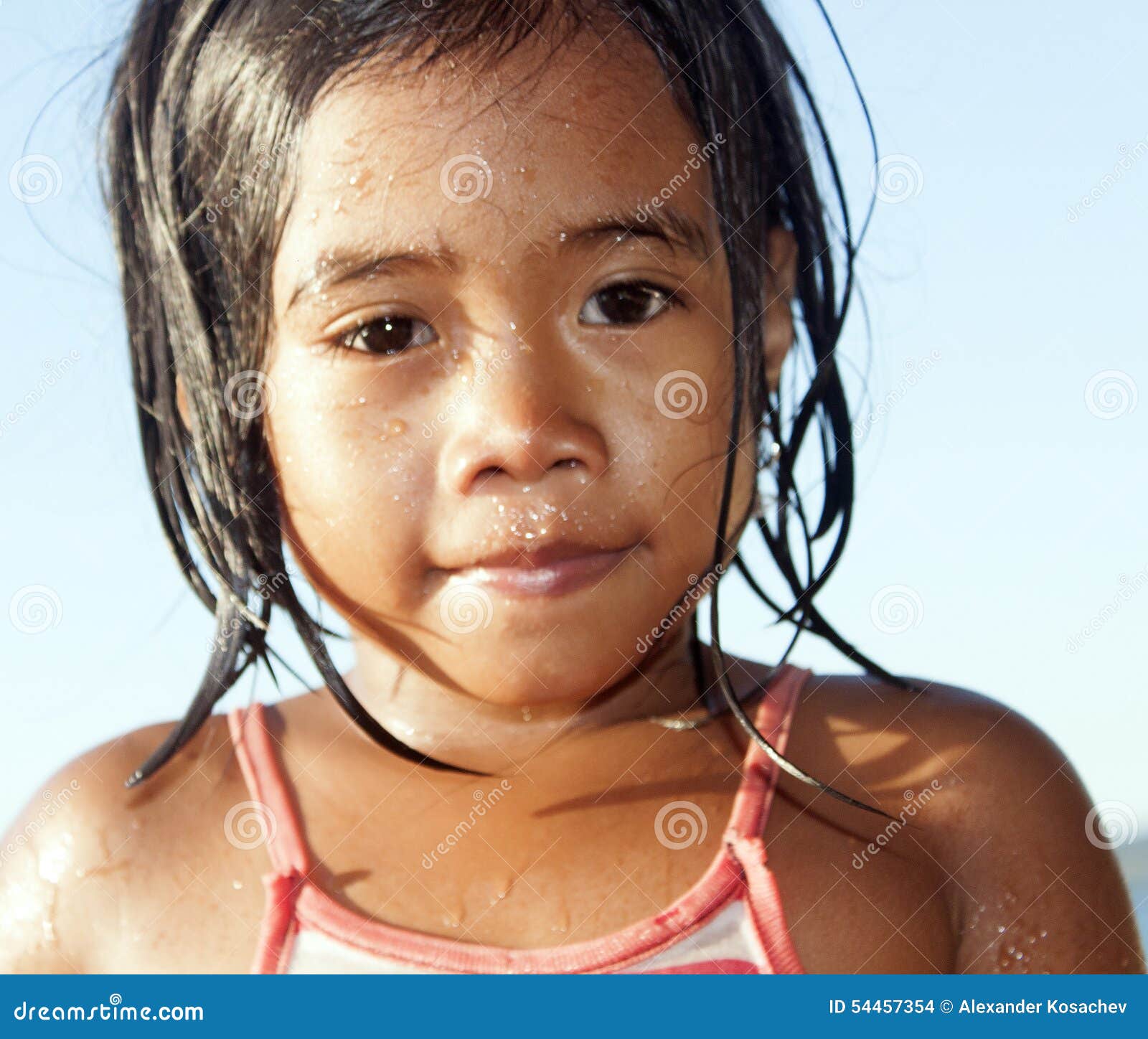 美丽的菲律宾女人女孩和胆怯 库存图片. 图片 包括有 查找, 孩子, 女孩, 害羞, 青年时期, 敬慕 - 134865593