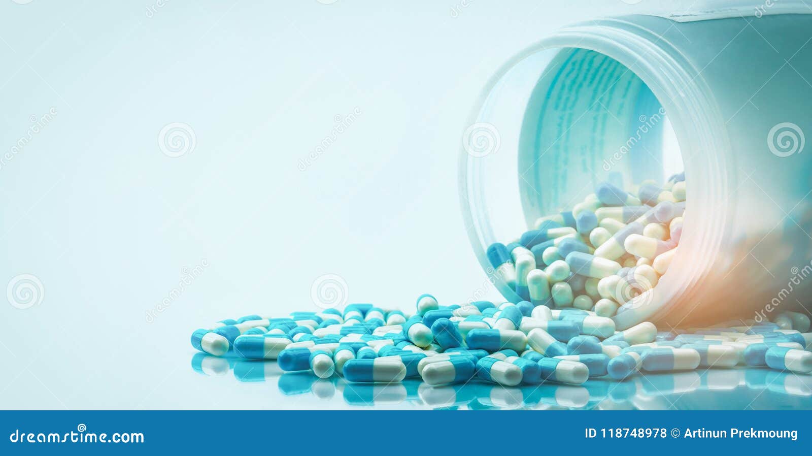在蓝色背景的很多五颜六色的药片 库存图片. 图片 包括有 麻醉, 医院, 健康, 帮助, 药片, 片剂 - 116269111