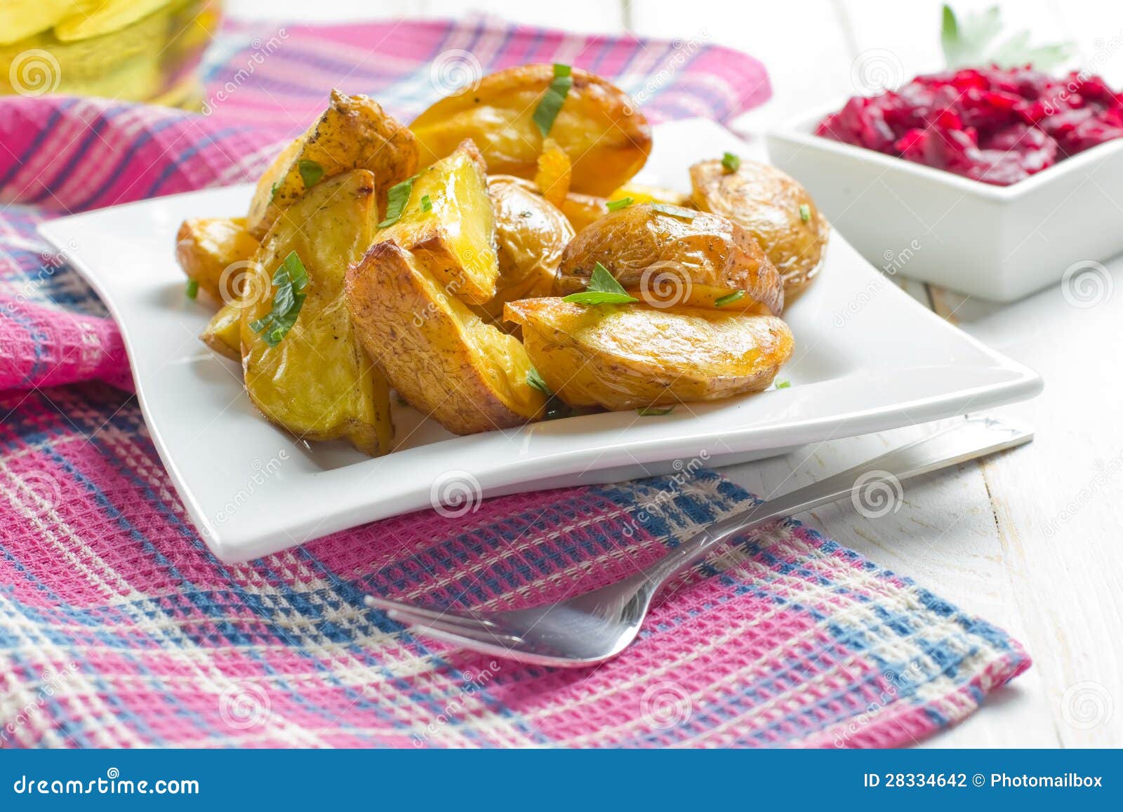 果皮土豆和大蒜 库存图片. 图片 包括有 新鲜, 油煎, 夹克, 准备, 迷迭香, 没人, 健康, 有机 - 39883141