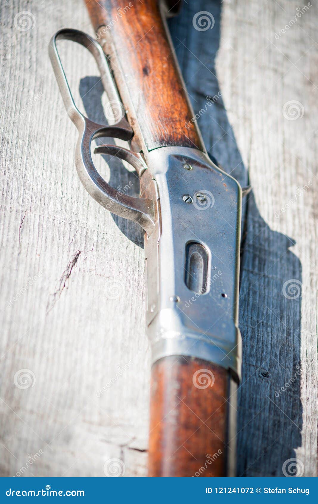 荒野大镖客2里兰卡斯特连发步枪原型到底是什么？温彻斯特步枪的各型号分辨 - 哔哩哔哩