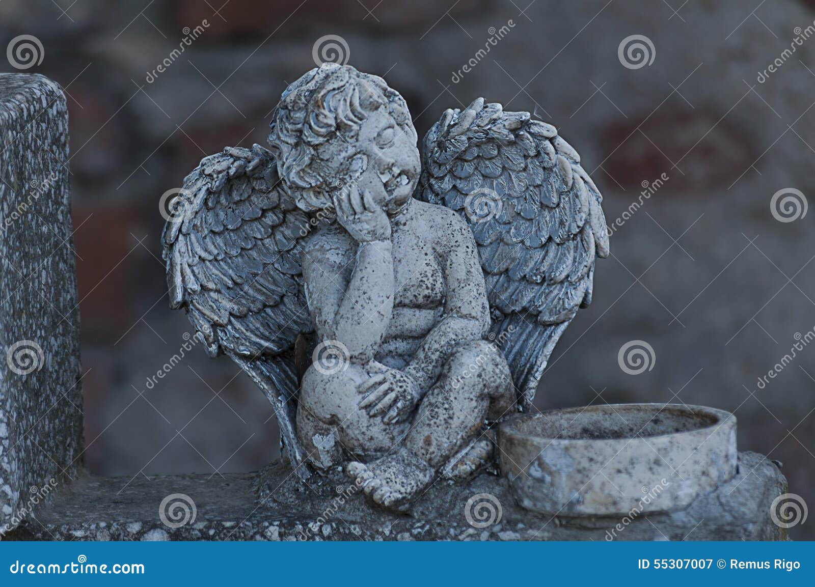 古龙美拉顿墓地的古董天使雕像照片摄影图片_ID:316839905-Veer图库