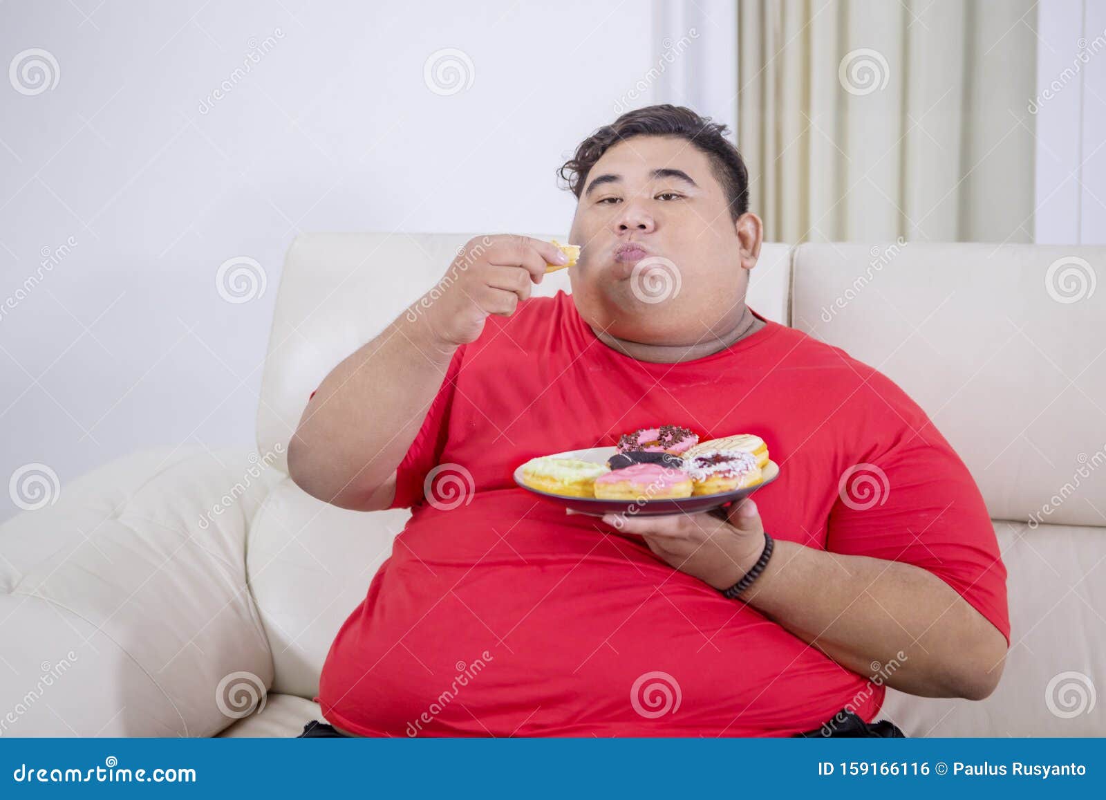 亚洲胖子吃炸鸡穿白衬衫. 库存图片. 图片 包括有 油煎, 健康, 肥胖病, 享用, 食物, 正餐, 快速 - 204504803