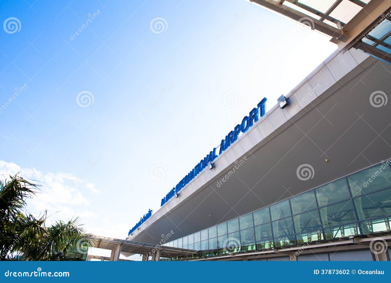 越南岘港国际机场 编辑类图片. 图片 包括有 行业, 中心, 节日, 颜色, 国际, 文化, 国家（地区） - 84876220