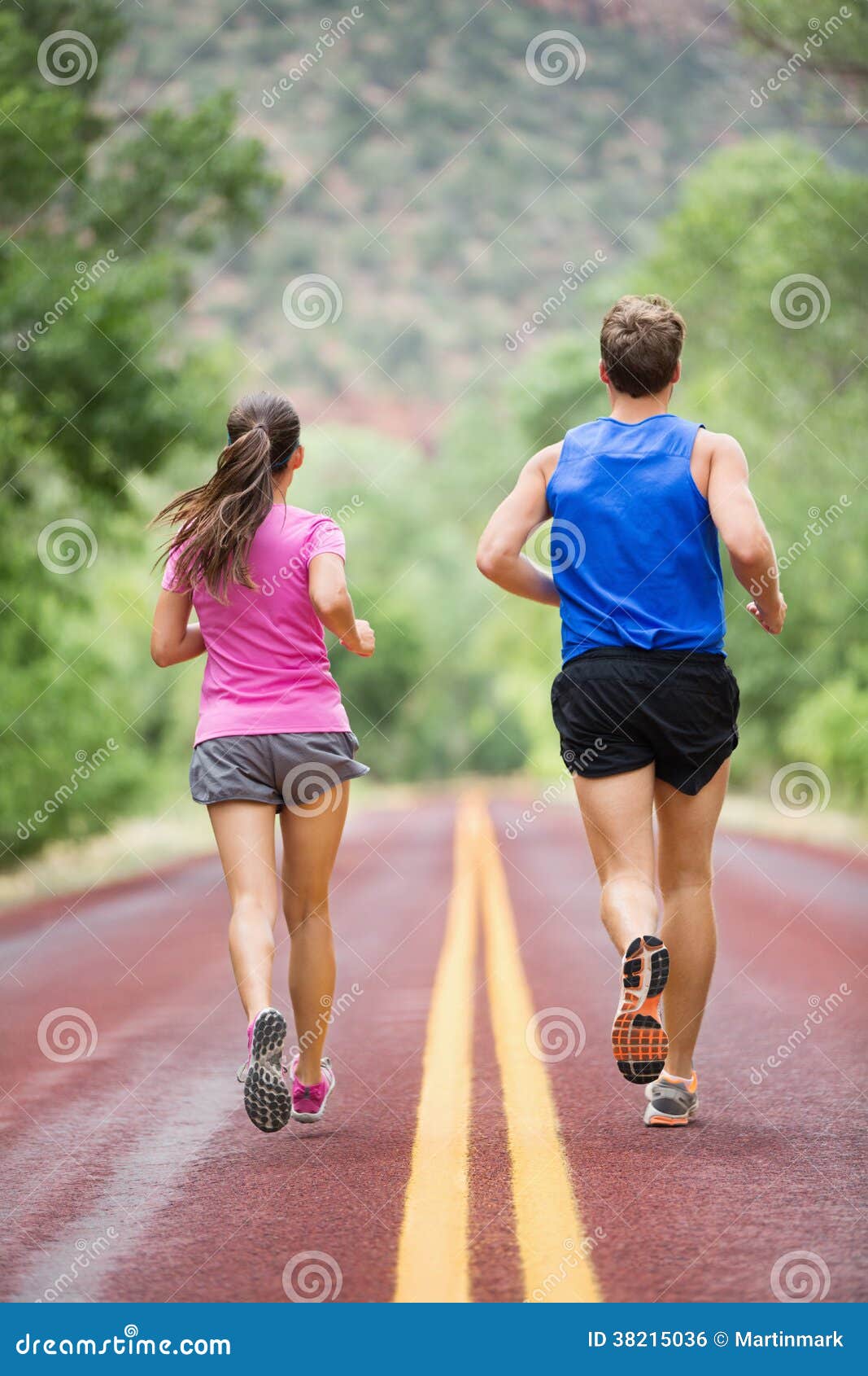 户外运动健身男女人像跑步高清图片下载-正版图片500906534-摄图网