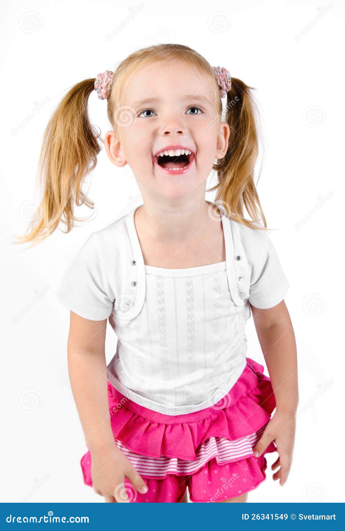 逗人喜爱的笑的小女孩室外纵向 库存照片. 图片 包括有 本质, 微笑, 愉快, 逗人喜爱, 童年, 一个 - 27050082
