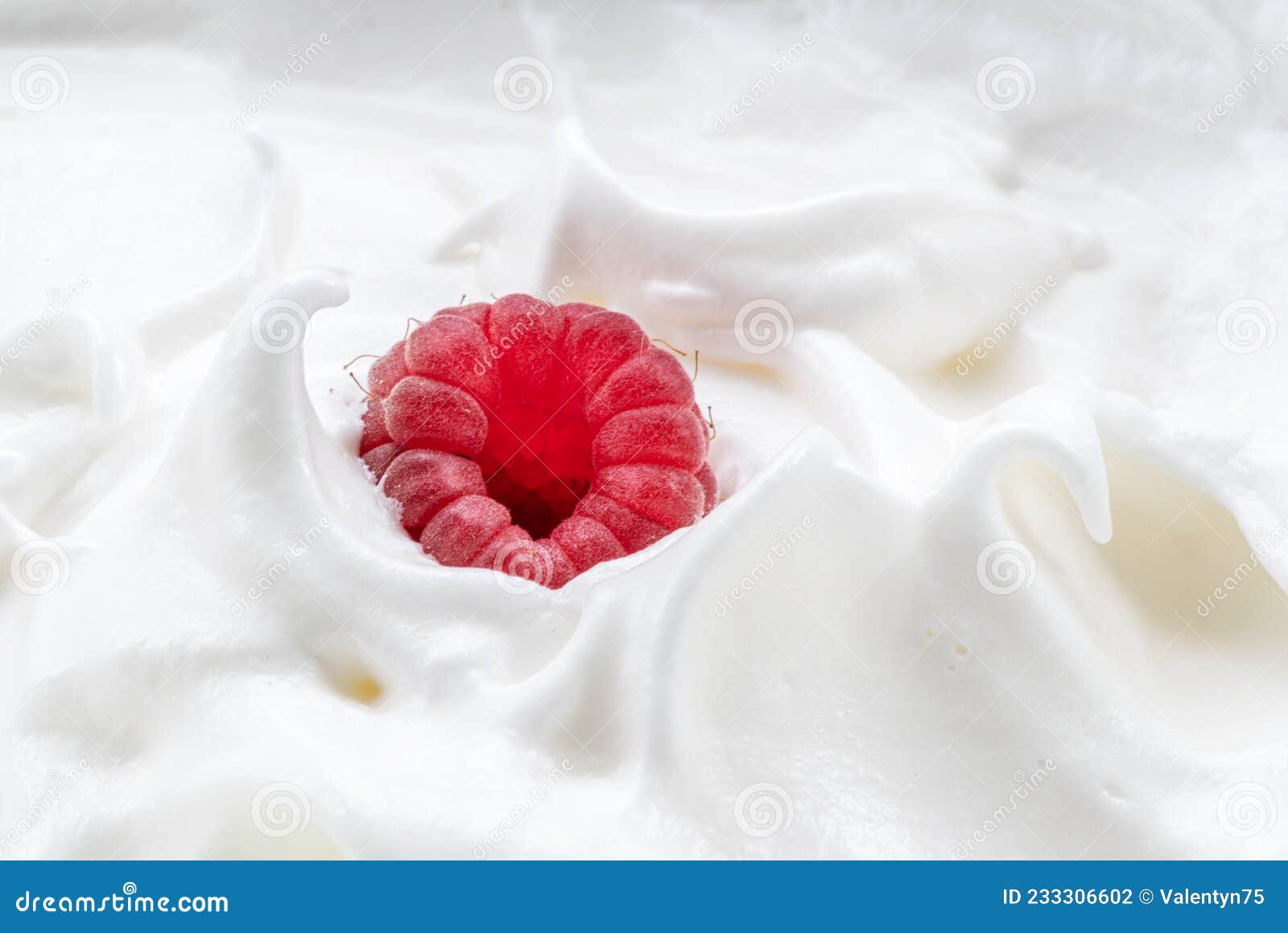 草莓奶昔的做法_【图解】草莓奶昔怎么做如何做好吃_草莓奶昔家常做法大全_兰姨_豆果美食