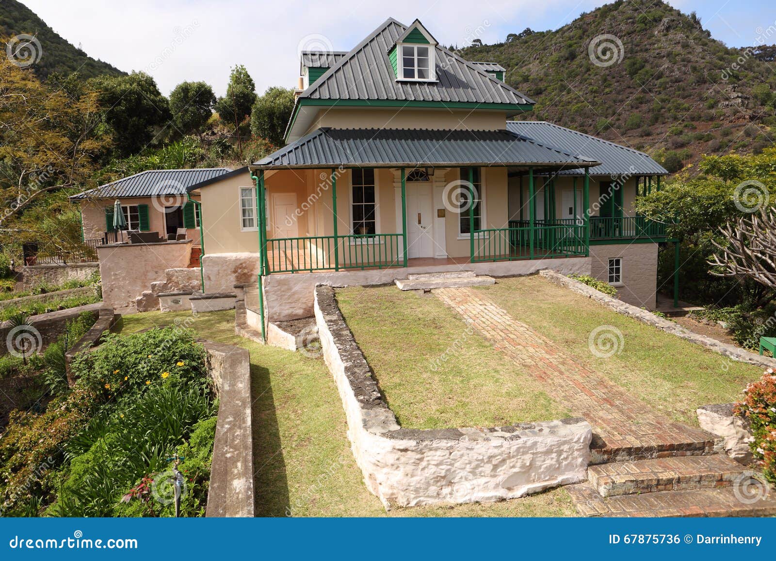 野蔷薇亭子圣赫勒拿拿破仑的海岛家 编辑类照片. 图片 包括有 视窗, 房子, 亭子, 法国, 圣徒, 奴役 67875736