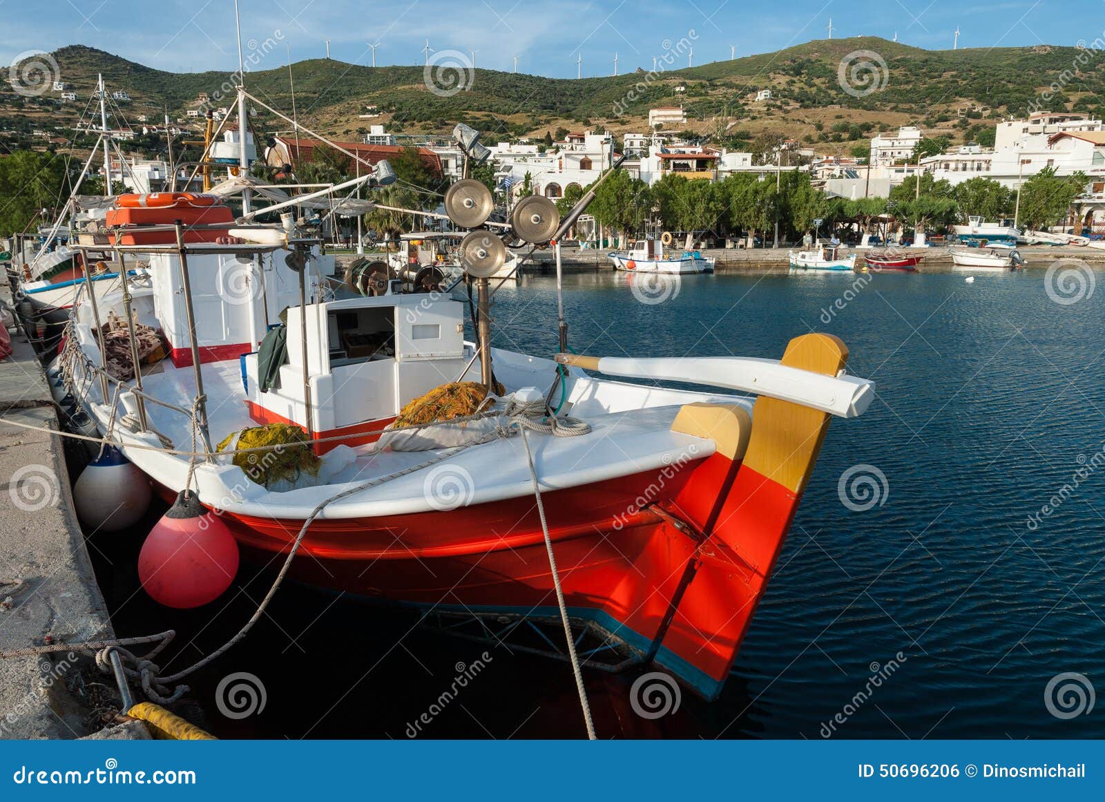 灯塔希腊地中海 库存图片. 图片 包括有 巡航, 模式, 灰色, 希腊, 船舶, 投反对票, 地中海, 小珠靠岸的 - 73565349