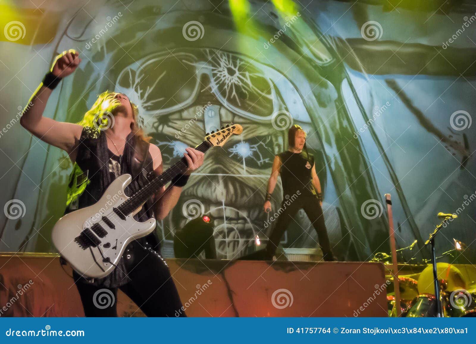 Iron Maiden 铁娘子乐队经典黑色壁纸-1523 - 摇滚壁纸网