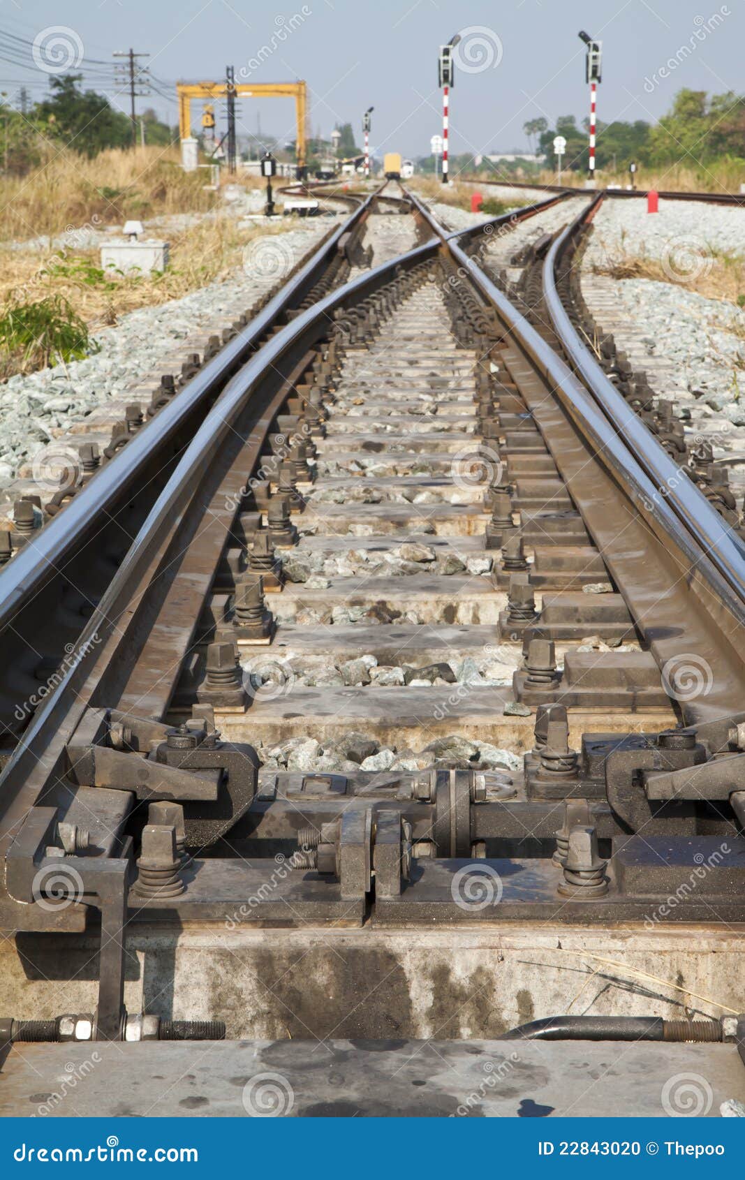 Railroad. 用栏杆围使用的泰国运输