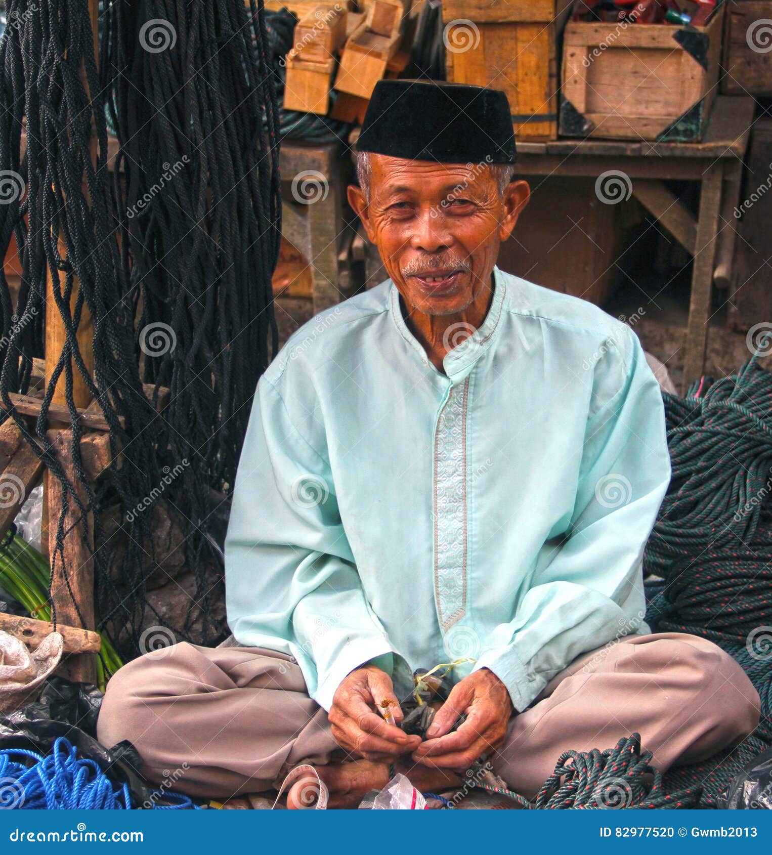 印度尼西亚人的新郎 库存图片. 图片 包括有 æÿ¥æ‰¾, °å»º, å…³ç³», å¸ƒèµ, å¹¸ç¦ - 52075955