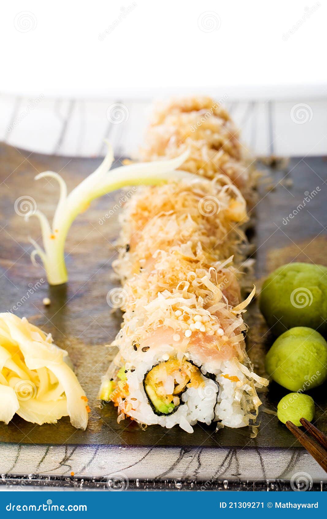 金枪鱼外卷寿司的做法_【图解】金枪鱼外卷寿司怎么做如何做好吃_金枪鱼外卷寿司家常做法大全_暗黑料理系学森_豆果美食