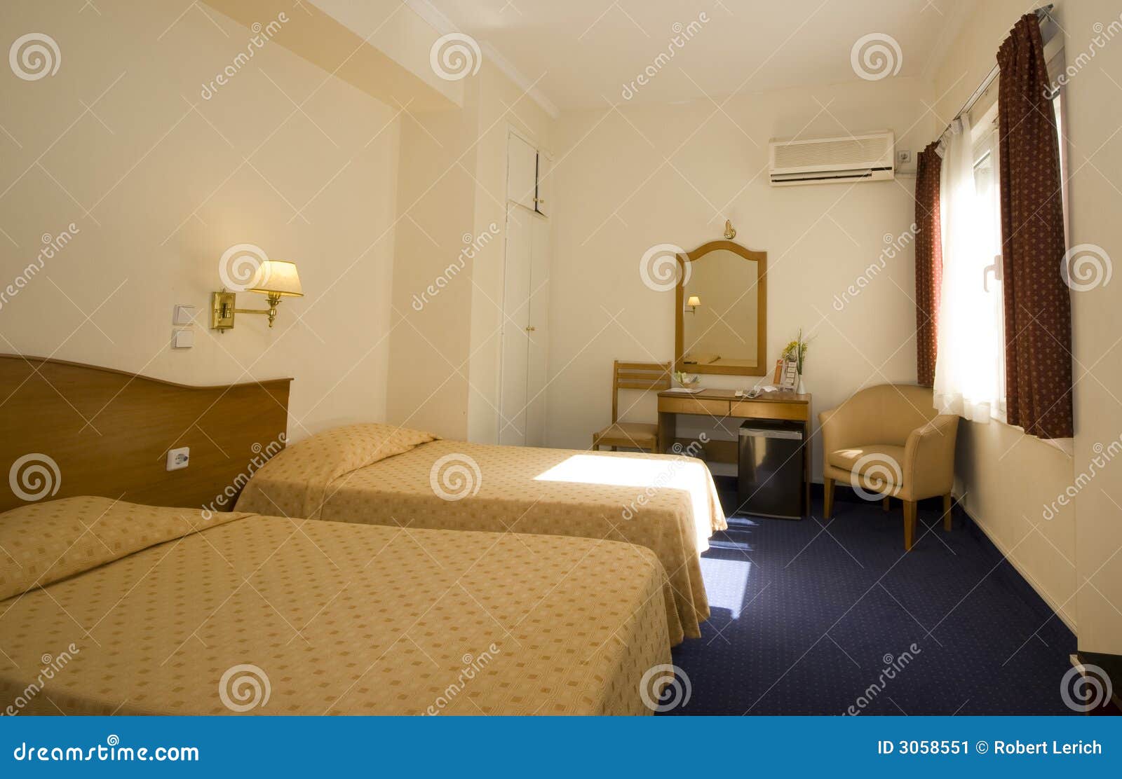 雅典旅馆客房. 典型雅典预算值希腊旅馆中间价格的空间