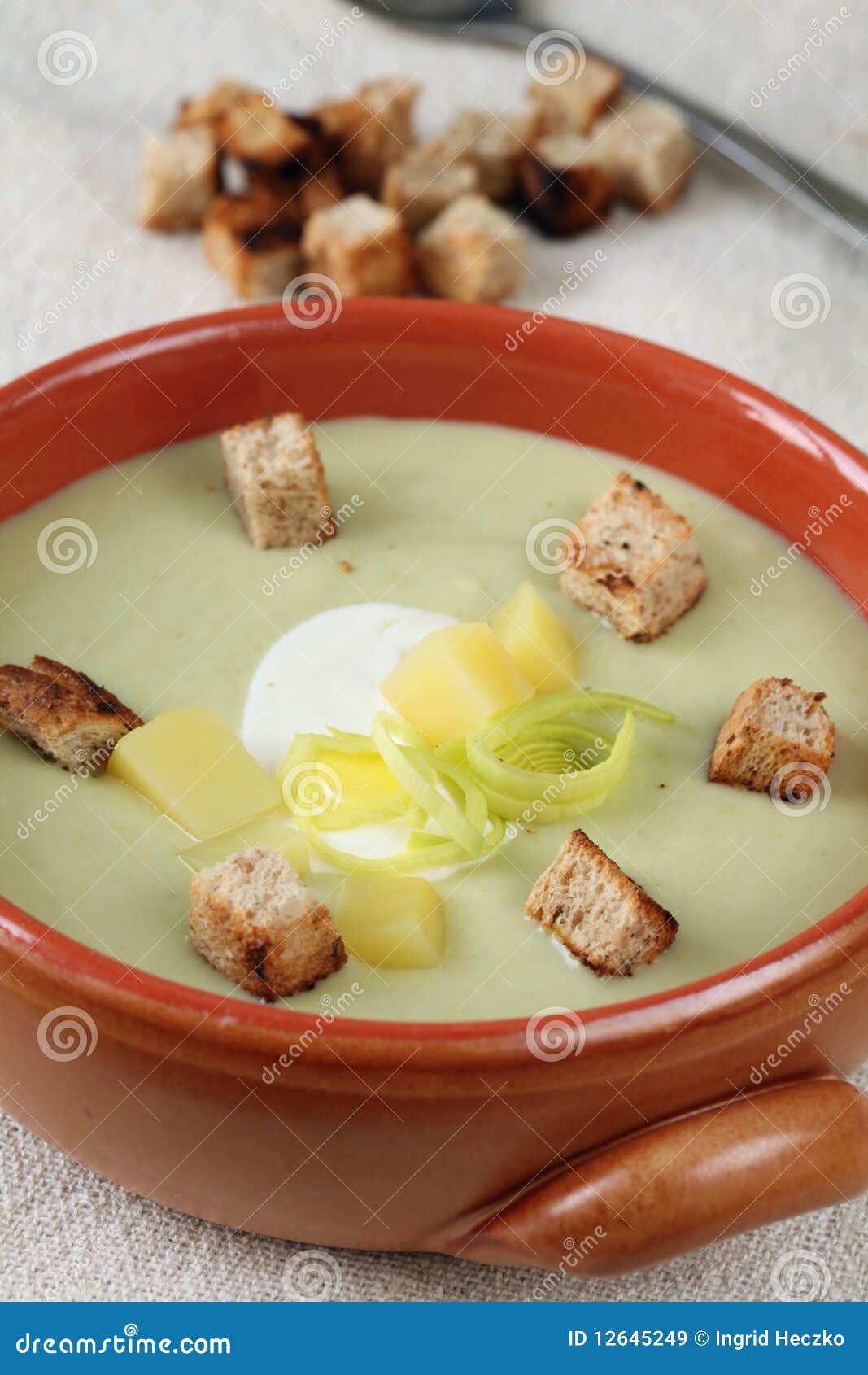 韭菜疙瘩汤怎么做_韭菜疙瘩汤的做法_豆果美食