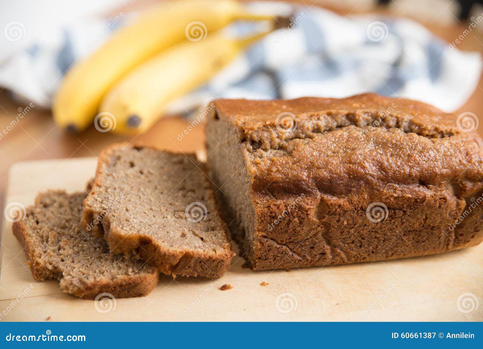 在切片的黄油香蕉面包 库存照片. 图片 包括有 营养, 剪切, 大蕉, 健康, 会议室, 蛋糕, 烹调, 食物 - 76358888