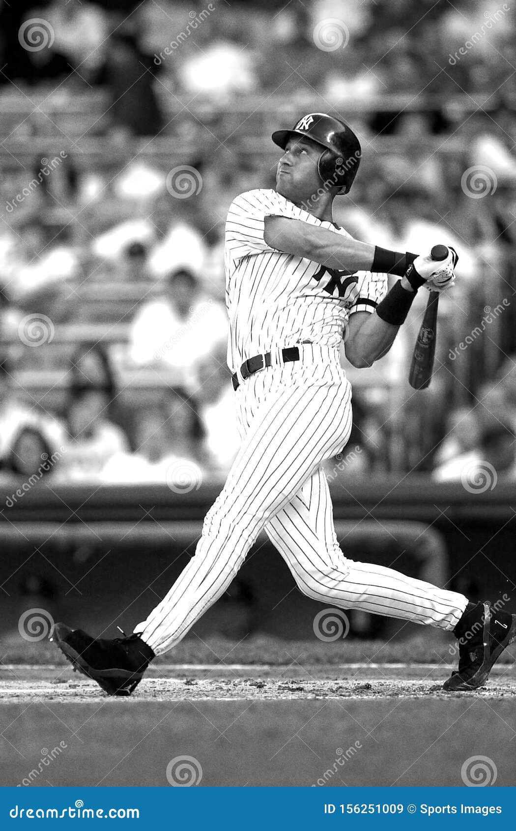 é¬¼å±‹é‡Œé•¿æ˜¥è—¤çš„ç –å¢™ã€‚é¬¼å±‹ç –å¢™å¸¸æ˜¥è—¤è¦†ç›–çš„å½±åƒ 编辑类库存