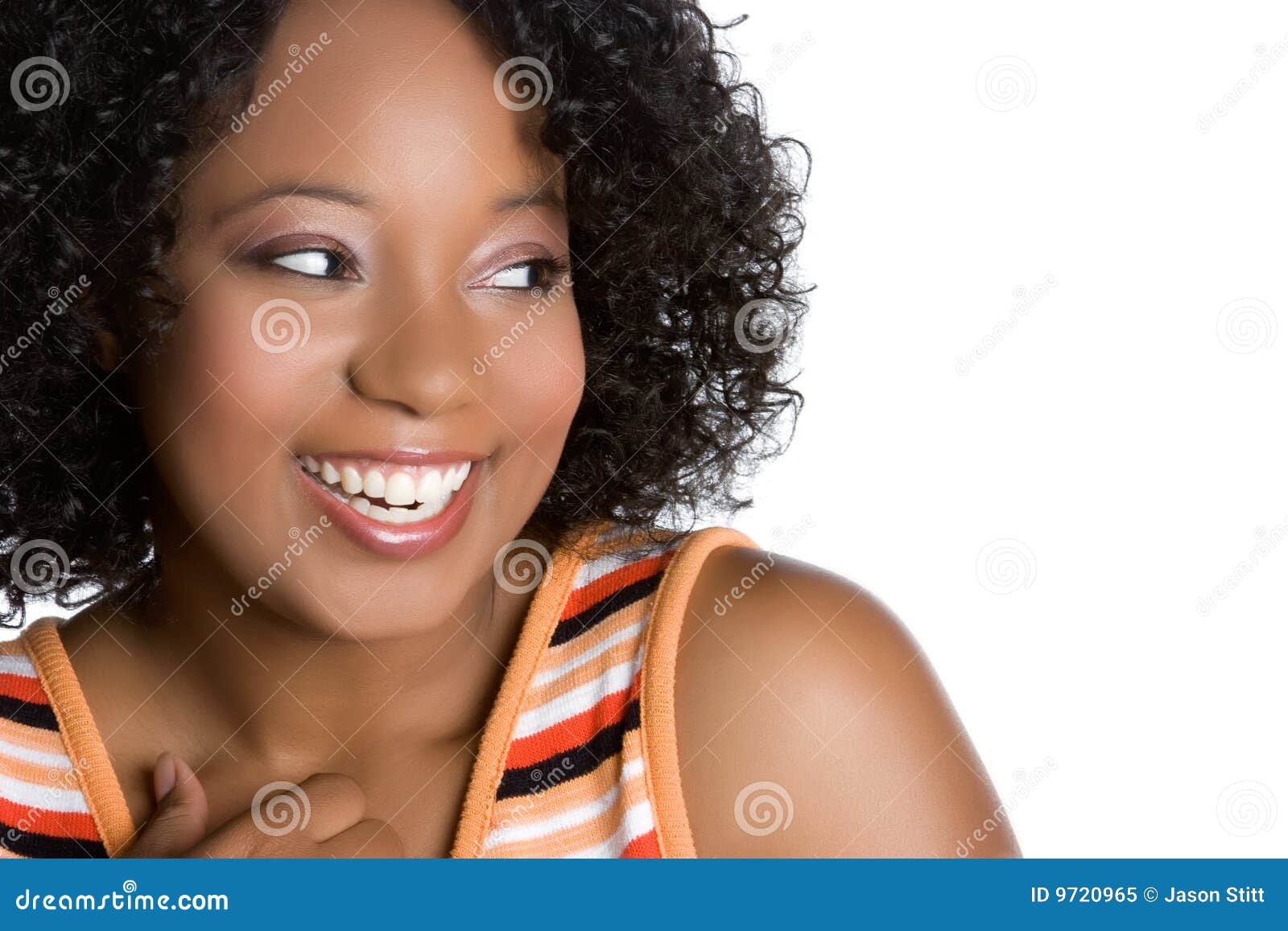 大笑的黑人美女面部特写图片素材-编号26448589-图行天下