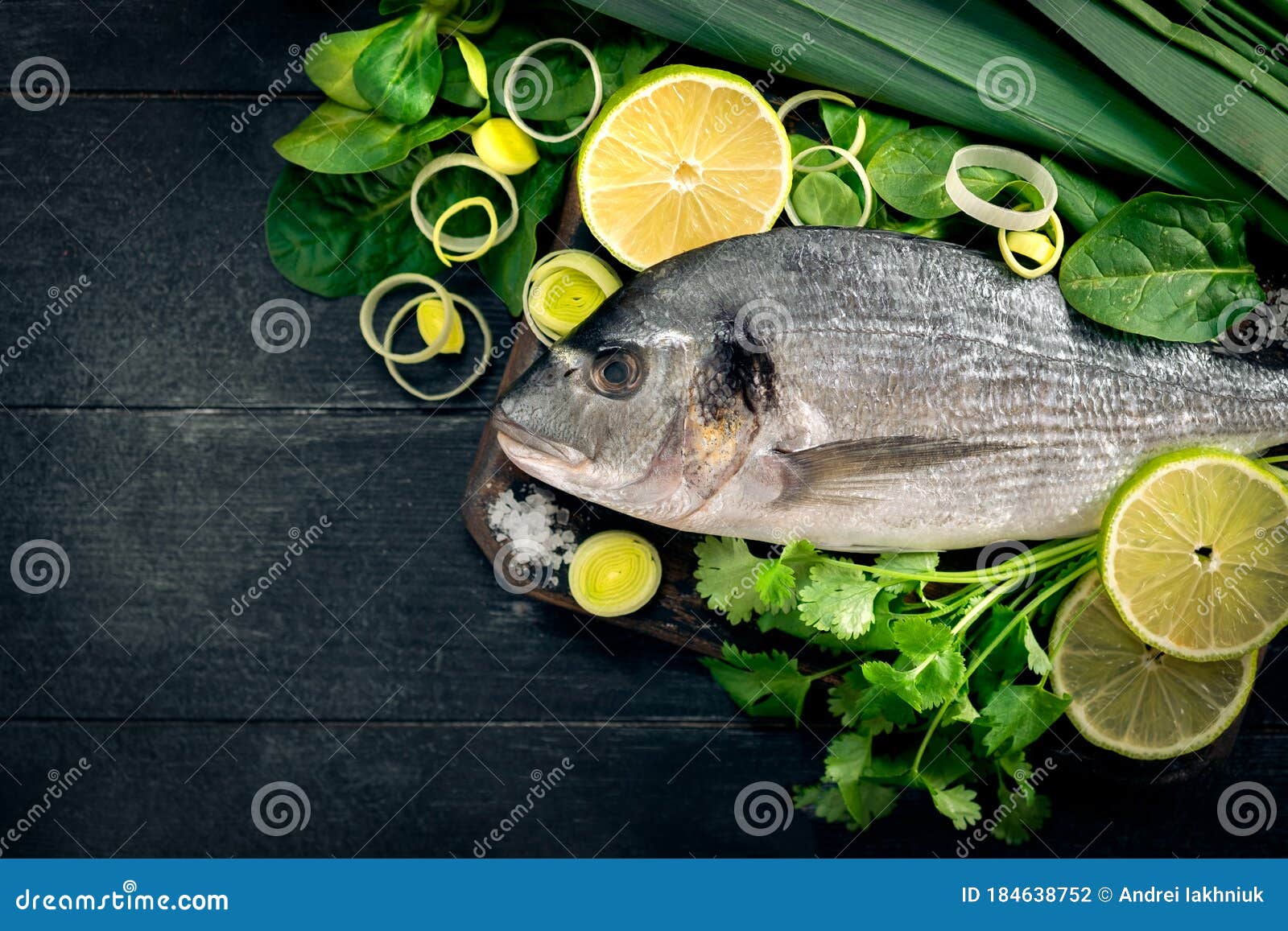 用柠檬辣椒和香草制作的鲜多拉达鱼烘烤 库存图片. 图片 包括有 鲂的, 生气勃勃, 健康, 膳食, 会议室 - 205153239